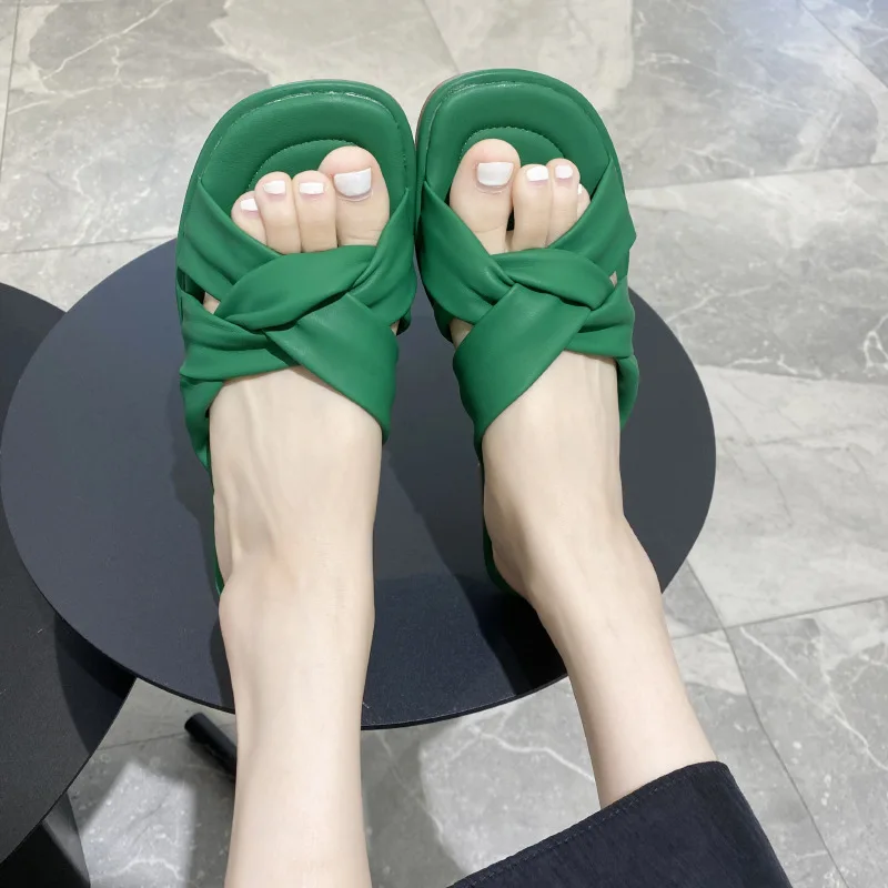 Fashion Ladies Open Toe Sandals 2022 Summer New Outer Wear Beach Slippers Square Root One Word Flat Slippers