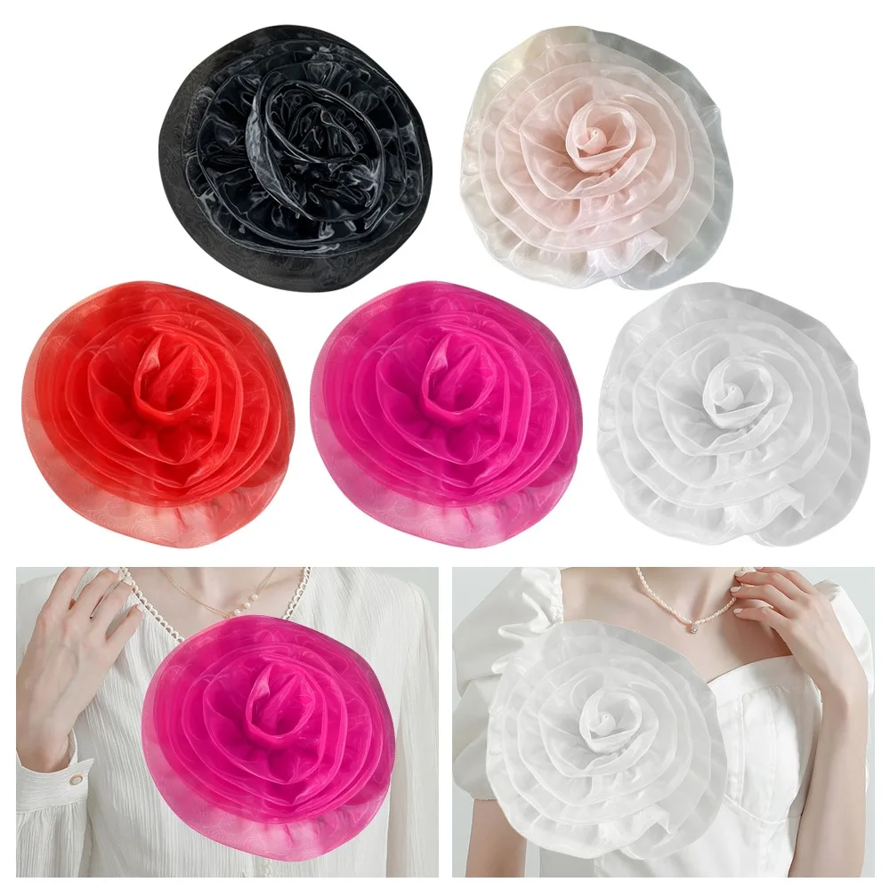 Ручной работы из красной ткани