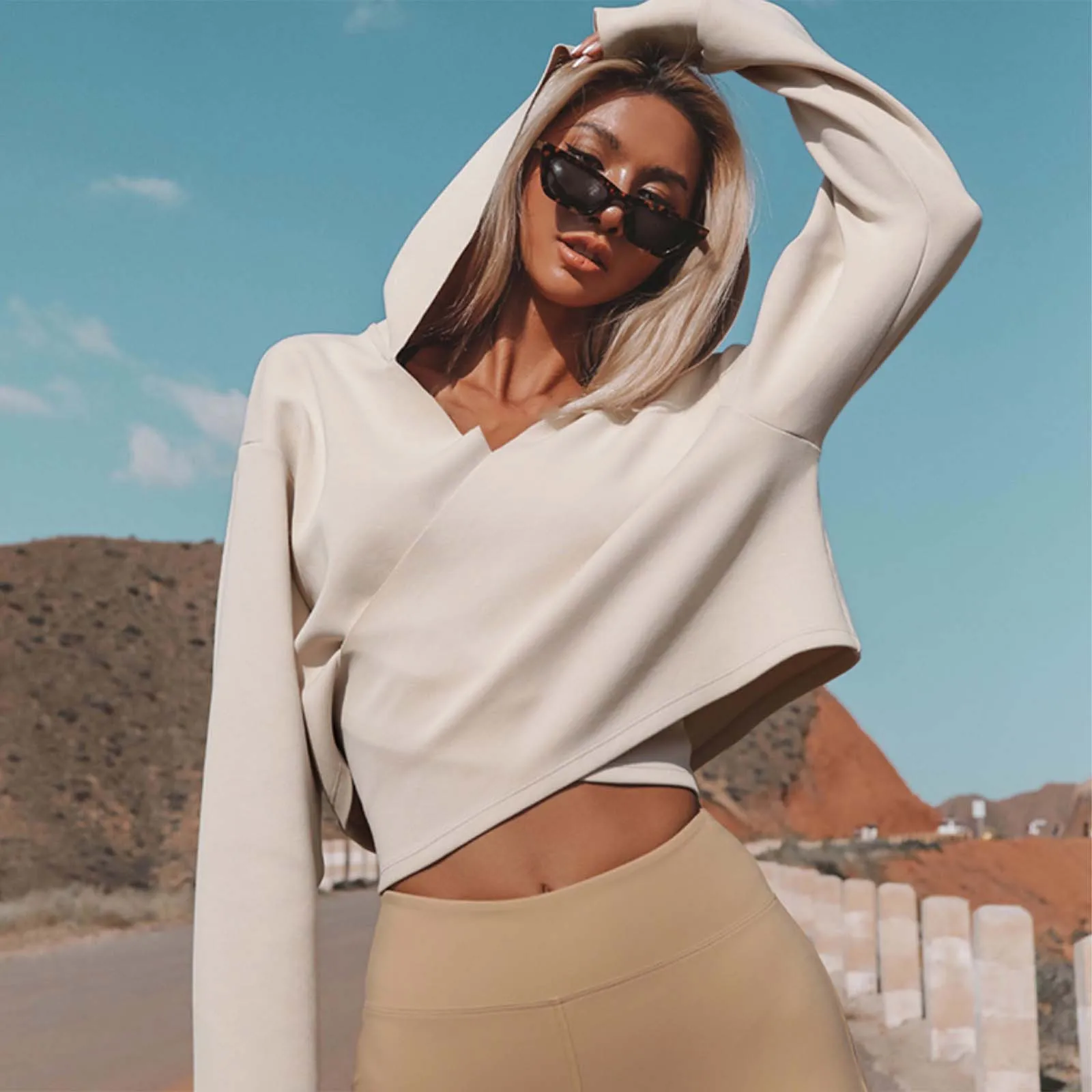 

2023 Autumn New Women's Sport Hooded Sweatshirt Fashion Cross Design Short Pullover Sweatshirt Casual Loose Solid Colours Top