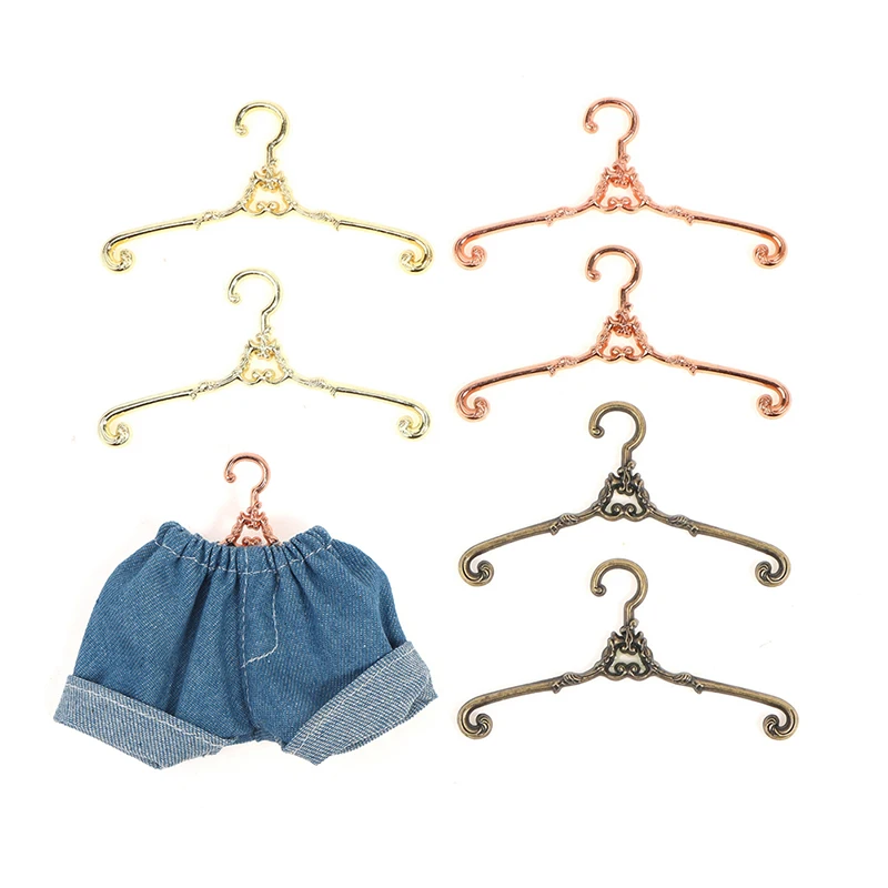 

2 шт. миниатюрные винтажные металлические вешалки для кукольного домика, аксессуар для одежды