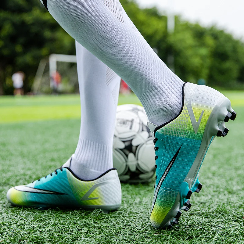 Men Soccer Cleats Low Ankle Football Shoes Athletic Training Sneakers Professional Soccer Shoes for Boys Non-slip Football Boots