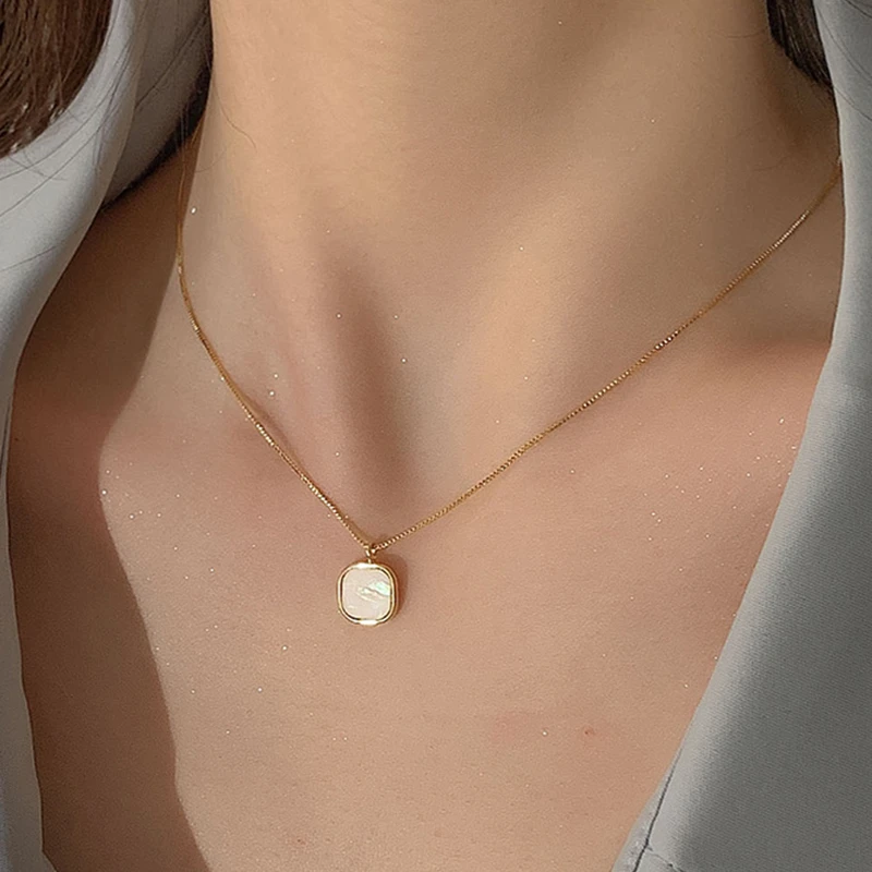 

2022 New Trend Square Shell Necklace for Women Mnimalist Clavicle Chain Choker Wedding Party Aesthetic Jewelry Gifts