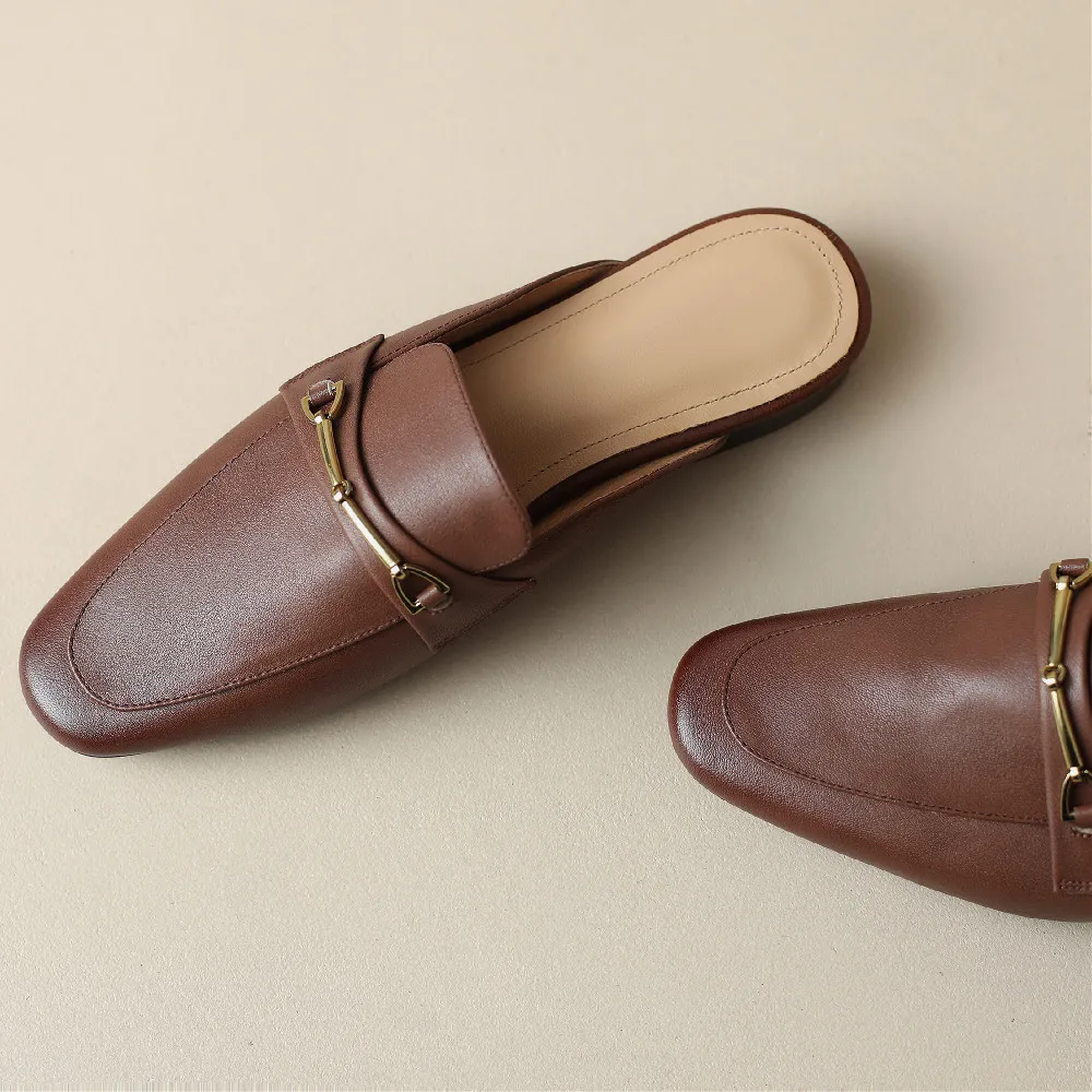 Мюли женские из бычьей кожи без застежки круглый носок плоская подошва мягкие