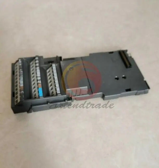 

Б/у один Инвертор Siemens MM440/430 I/O 1790L811A