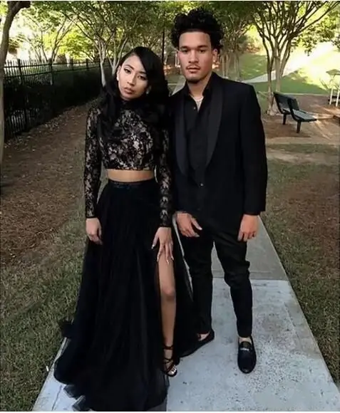 

2023 New Two Piece Black Prom Dresses Long Sleeves A Line Tulle Side Split Evening Party Gowns Black Girl Formal