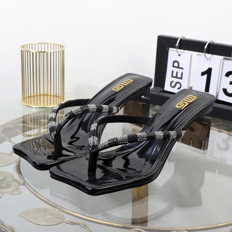 

Бесплатная доставка, Новинка лета 2023, модные сандалии на высоком квадратном каблуке, прозрачные шлепанцы на толстом каблуке