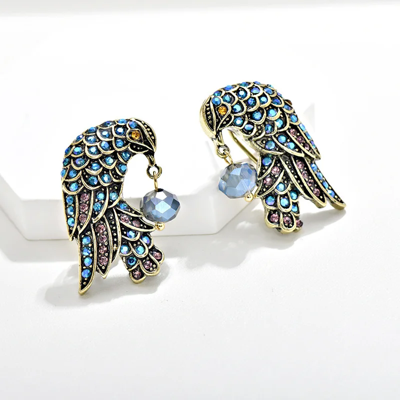 

Luxury Eagle Crystal Full Rhinestone Earrings