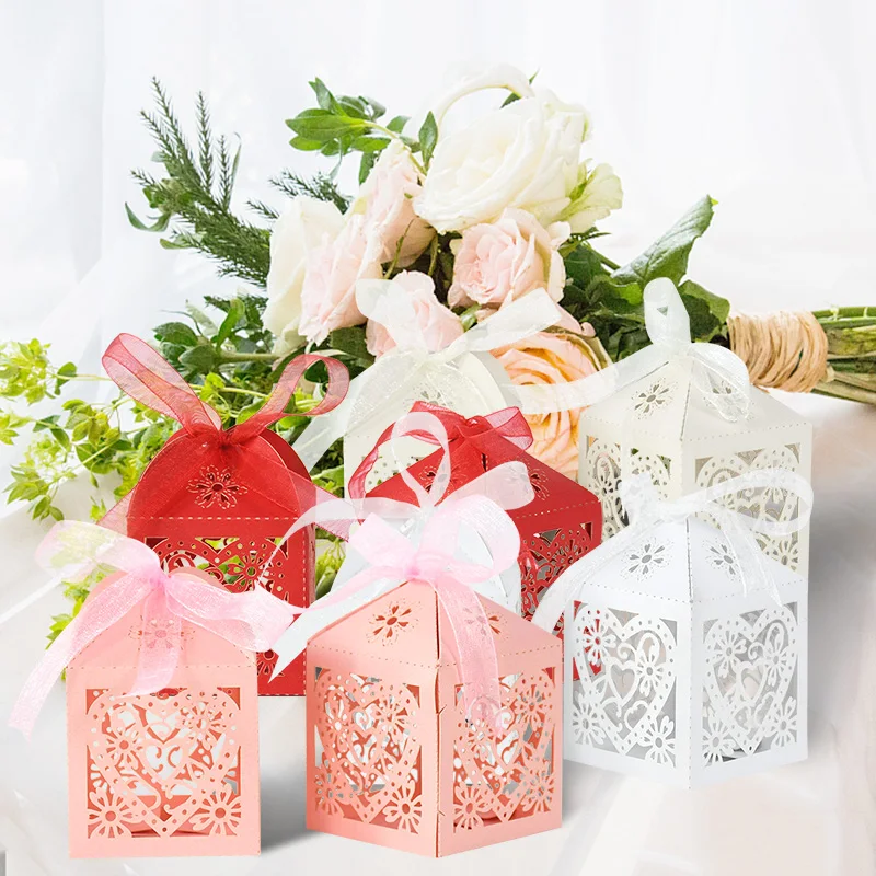 

10/20pcs Love Heart Cut Hollow Carriage Favors Gifts Candy Boxes With Ribbon Baby Shower Wedding Party Decoration Supplies