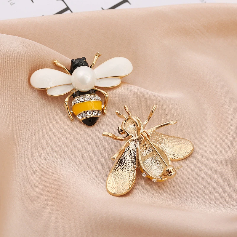 

Enamel Insect Series Brooches Women Men Fashion Delicate Little Bee Brooch Crystal Rhinestone Brooch Pin Jewelry Gifts