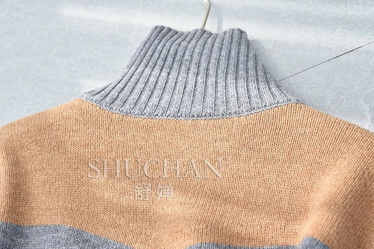 Рисунок 6 - 2023 осенне-зимний свитер с воротником-хомутом