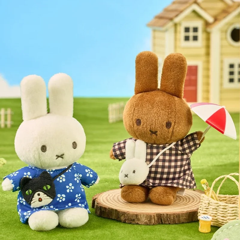 Фото Лимитированная серия плюшевых подвесок Vipo Miffy в слепой коробке, коллаборация с 88VIP, мягкий плюшевый кролик, подвесное украшение, декор для сумок, коллекционные игрушки. №5