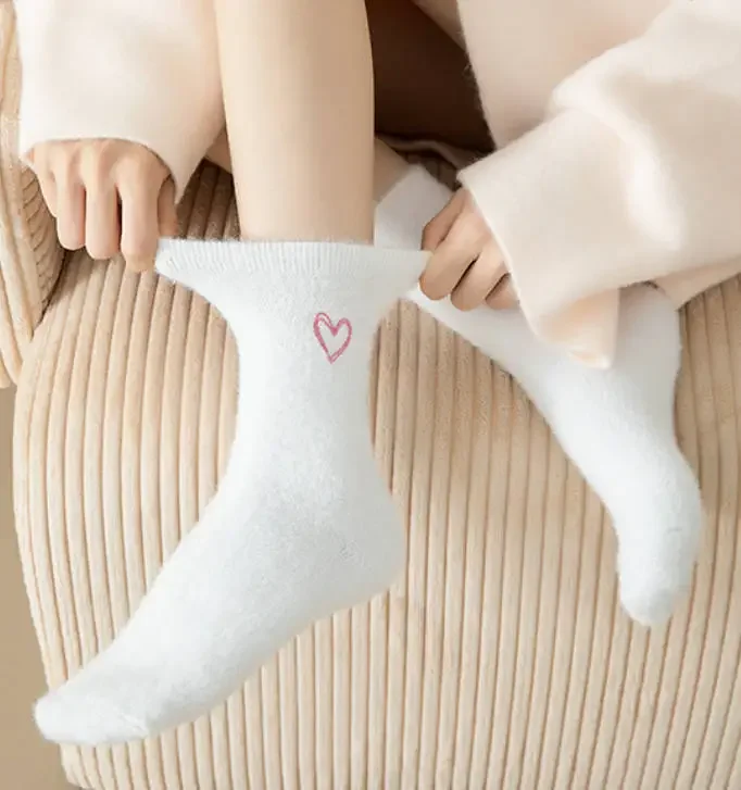 Розовые норковые бархатные теплые носки для сна женщин осень-зима утолщенные