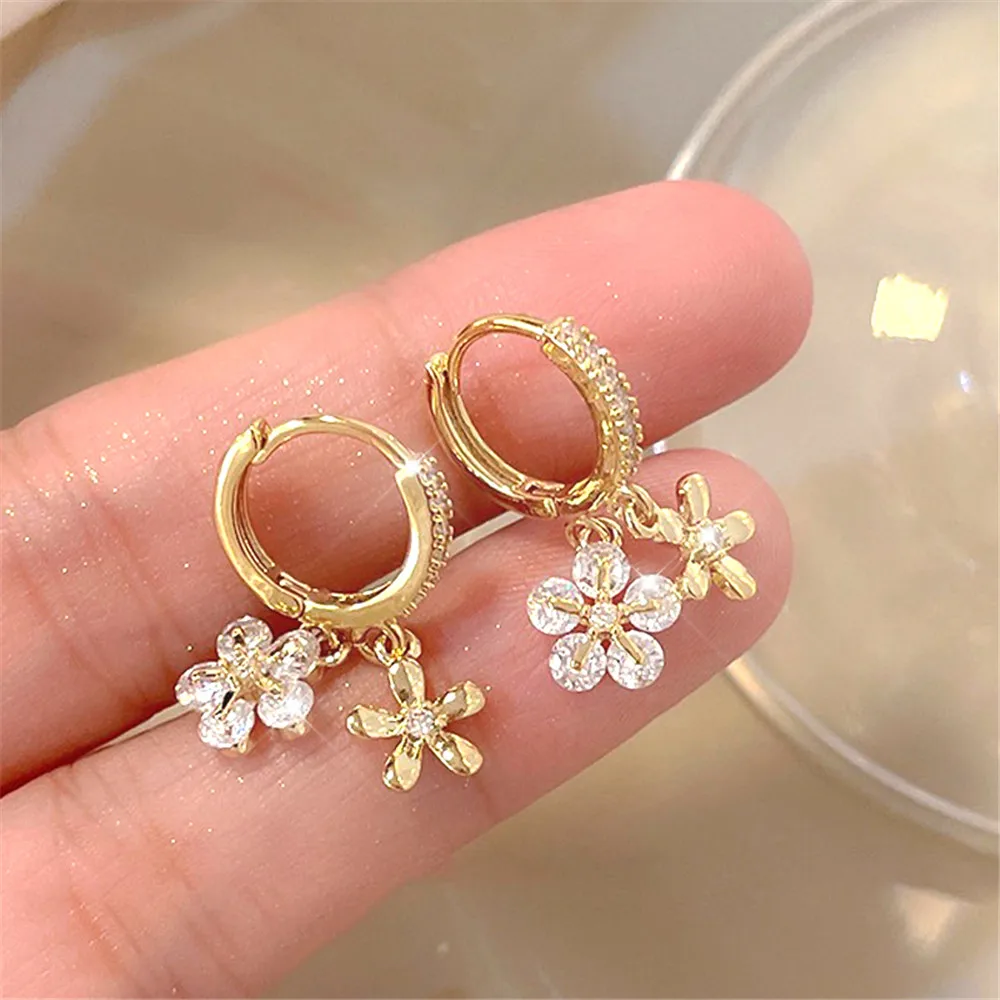 

Independent Design Zircon Double Flower Earrings 2023 New Fashion Luxury Temperament Simple Sweet Earring Women Exquisit Jewelry
