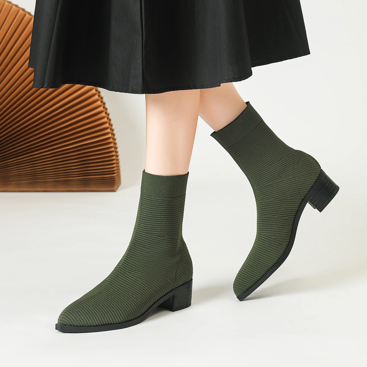 Зимние ботинки 2024 новые женские большие модные вязаные Нескользящие с резиновой