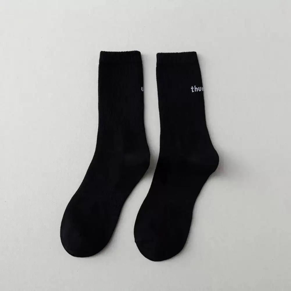 

1 Pair Trendy Unisex Socks Autumn Winter Sports Socks Elastic Opening Fine Stitching Stretchy Socks Daily Wear