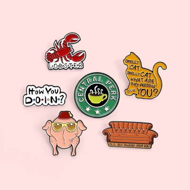Оптовая продажа, эмалевые заколки Friends How You Doin, изготовленные на заказ, вонючая кошка, диван, Лобстер, Турецкая брошь, значки на лацкан, сумка, классические украшения для ТВ, подарок