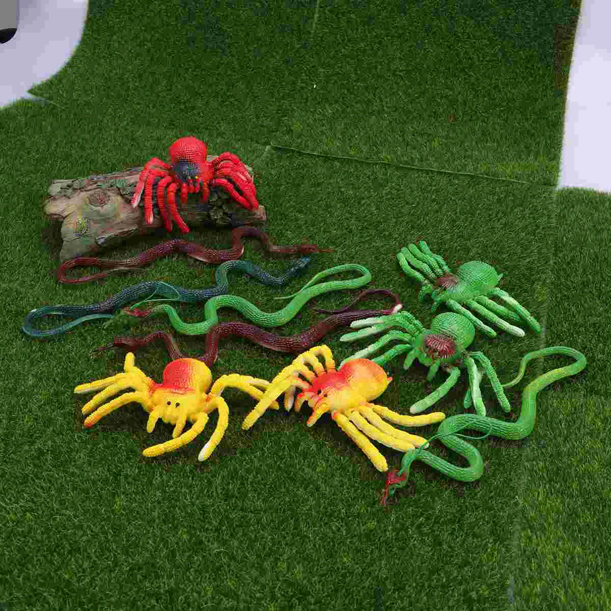 

10pcs Snakes Spiders Simulation Animal Tricky Props for April Fool's Day Mischief