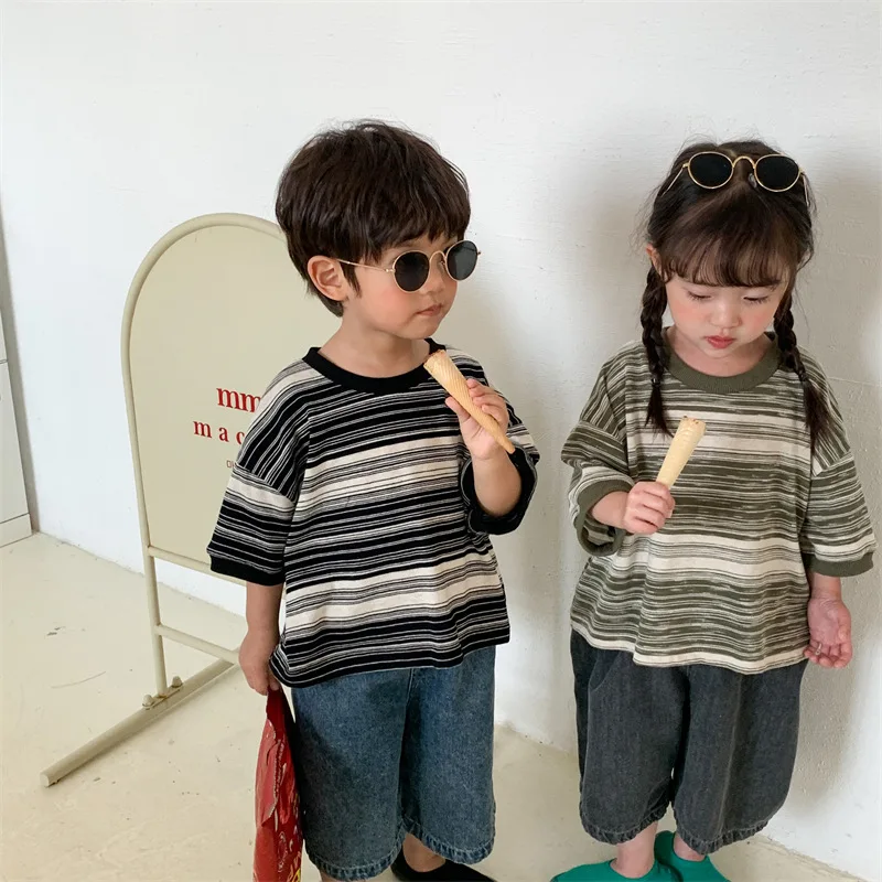 

Korean Style Boys and Girls Cotton Thin Stripe Loose T Shirts Summer Unisex Casual Tees