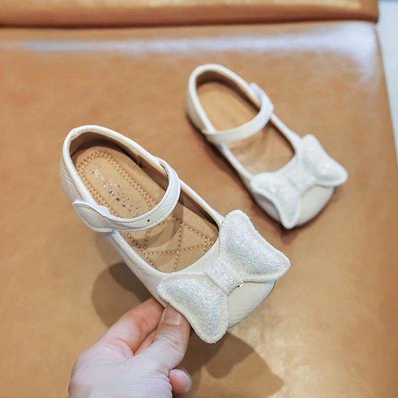 

Baby Girls PU Fashion Shallow Mary Janes 2023 Spring New with Butterfly-knot Princess Fashion Kids Soft Sandals Solid Black Flat