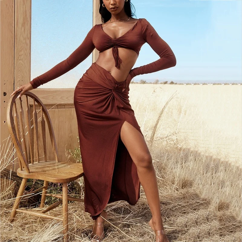 

European and American Autumn 2021 New Women's V-neck Pleated Crop Top High Slit Long Skirt Two-piece Street Style Suit Women
