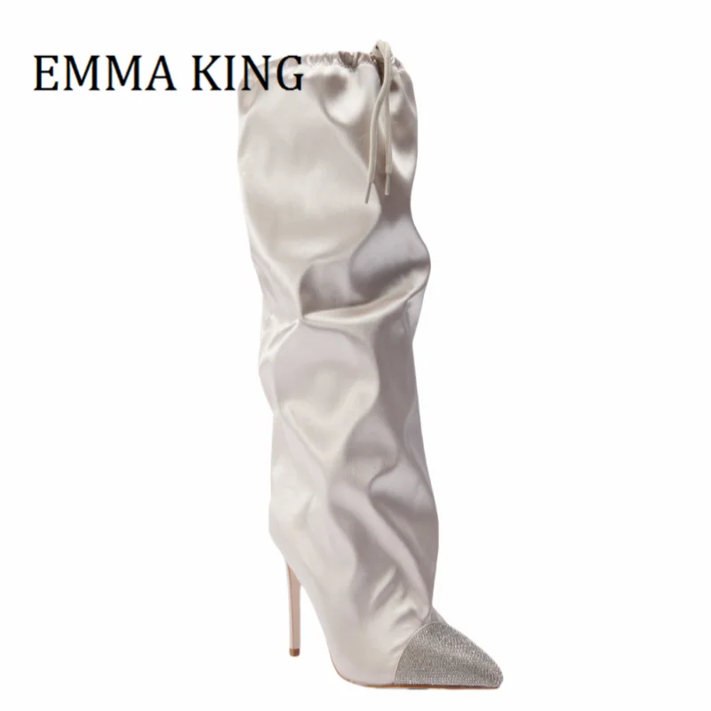 Женские атласные ботинки с напуском пикантные сапоги до колена острым носком и