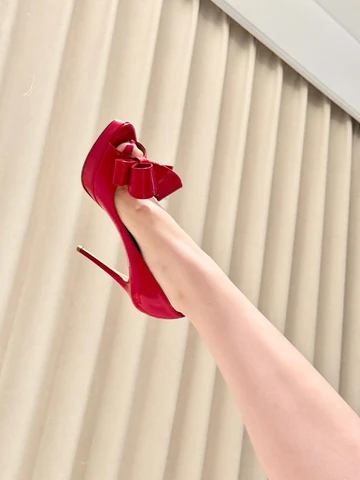 Порно фильмдер ранчодағы ресейлік сауыншылар Шведтік жетілген минет қыздар