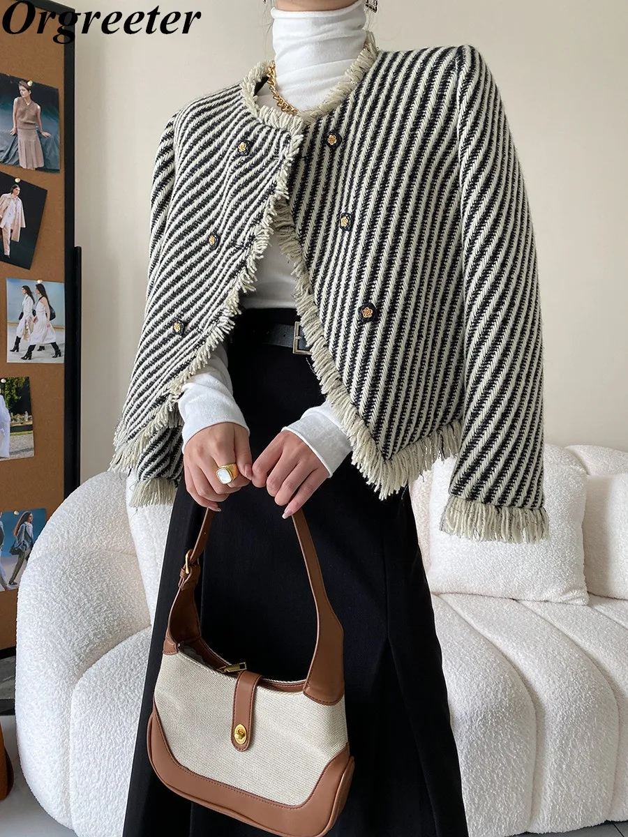 

French Small Fragrant Wind Woolen Jacket Women Autumn Winter 2023 New Fashion Striped Tassel Trim Elegant OL Short Coat Female