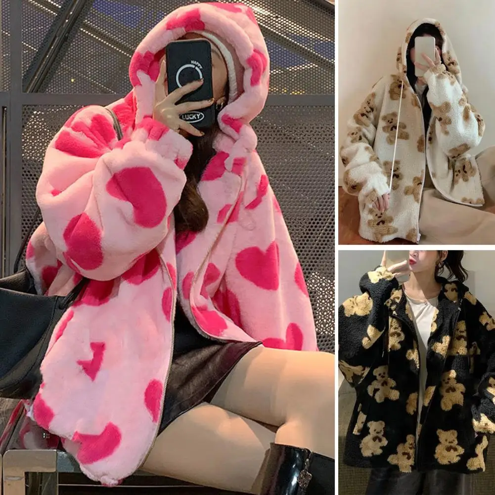 

Women's long-sleeved sweatshirt jacket has a bear and heart pattern, which looks simple and cute.