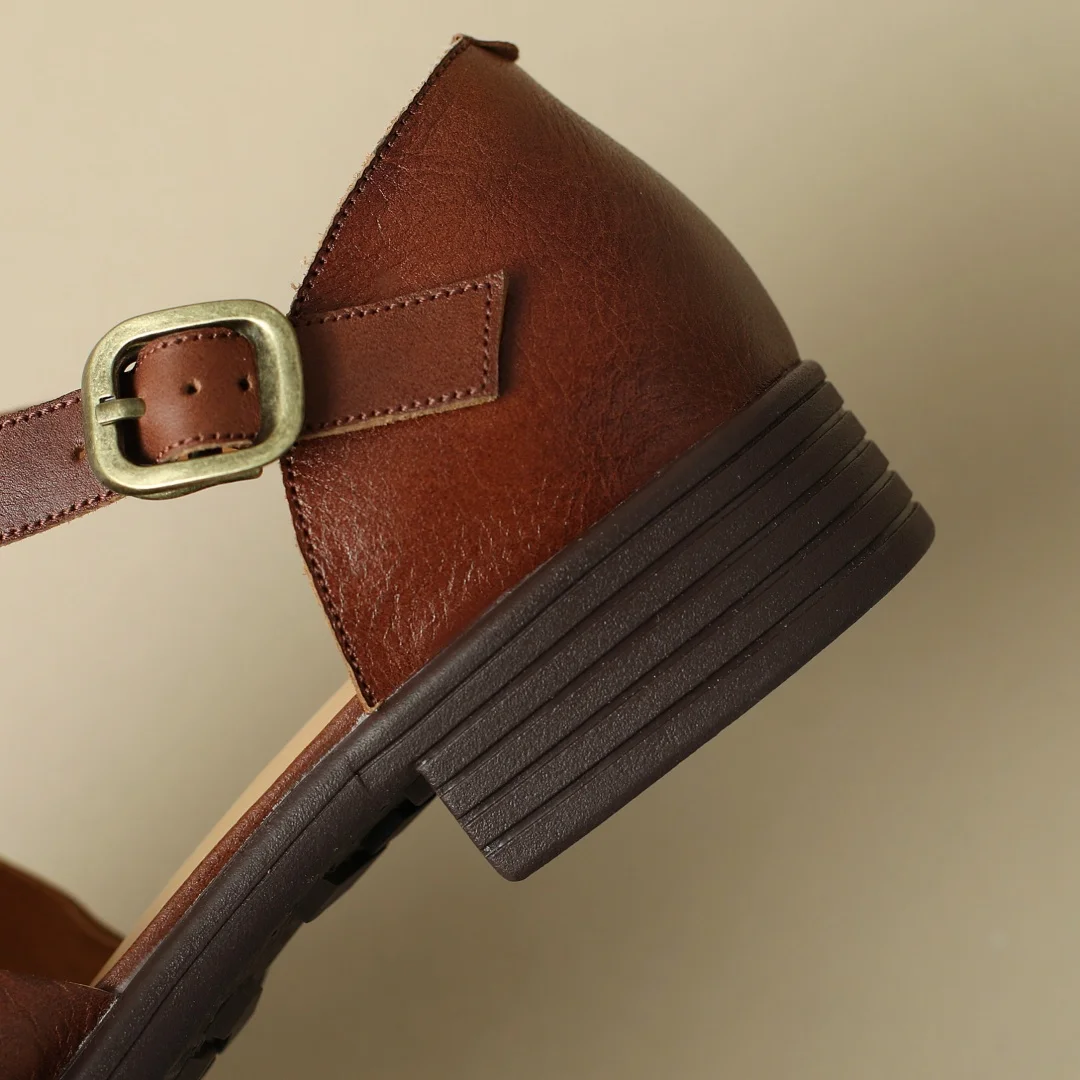 Женские плетеные сандалии на плоской подошве с узким ремешком и круглым носком