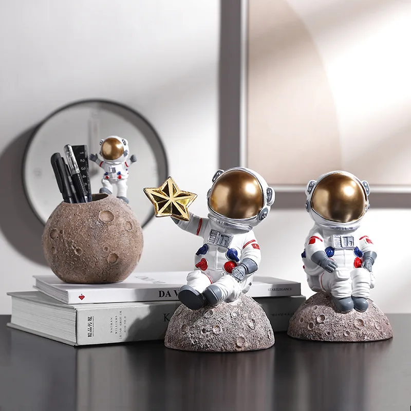 

2022 new cute European-style creative astronaut moon decoration storage crafts decoration living room porch bedroom study resin.
