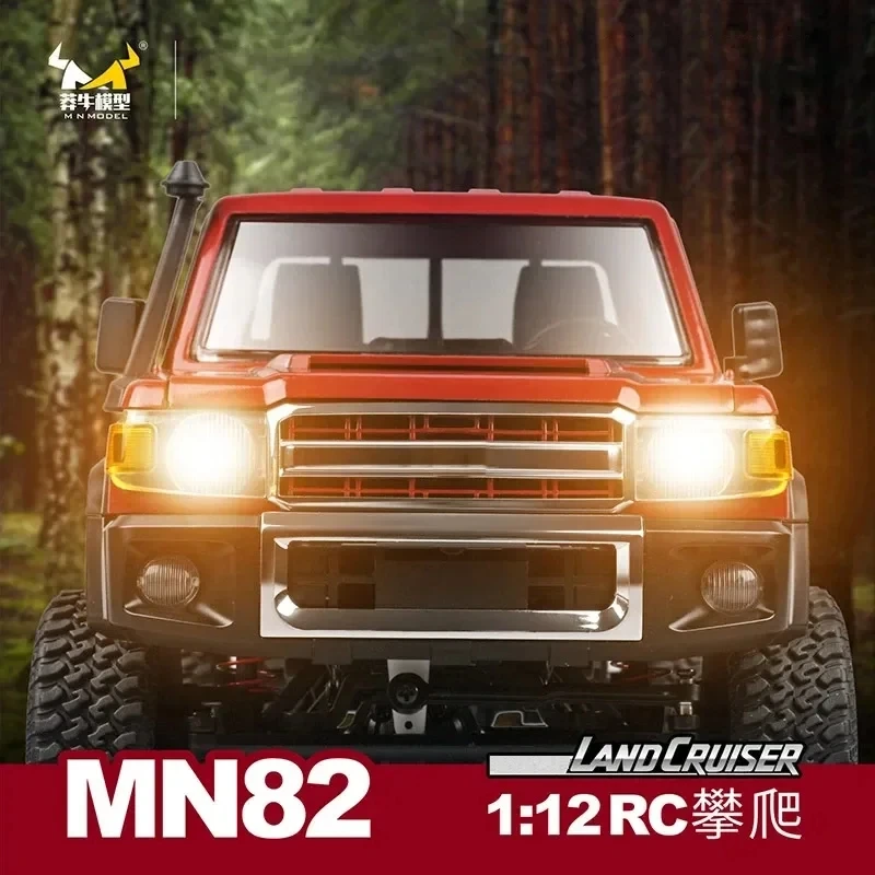 Радиоуправляемый внедорожный гусеничный автомобиль MN82 1:12 2 4G 4WD