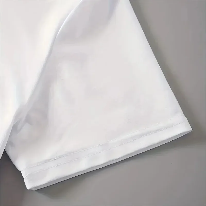 Женская хлопковая футболка с коротким рукавом круглым вырезом и принтом