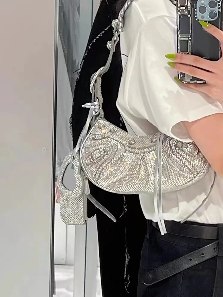 Famous Designer Of Luxury Brands With The Same Shiny Diamond-studded Motorcycle Bag Diamond Rivet Shoulder Bag 2023 New Bag