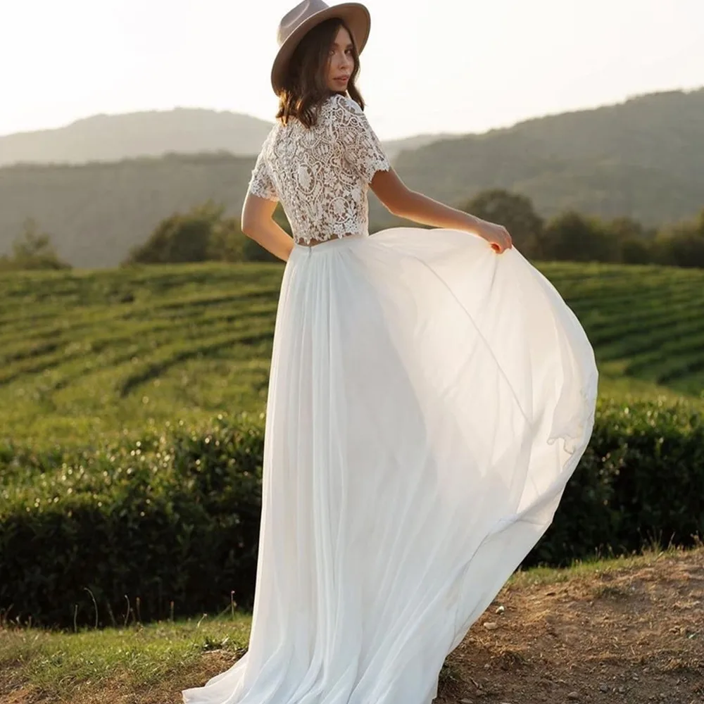

Darla High Neck Wedding Dresses Short Sleeve Two Pieces Beach Lace Appliques Bridal Gown Button Sweep Train Vestido de casamento