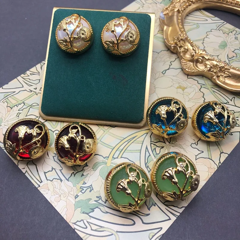 

Medieval Hollow Carved Flower Gold Plated Colorful Glazed Pearl Fashion Versatile Earrings