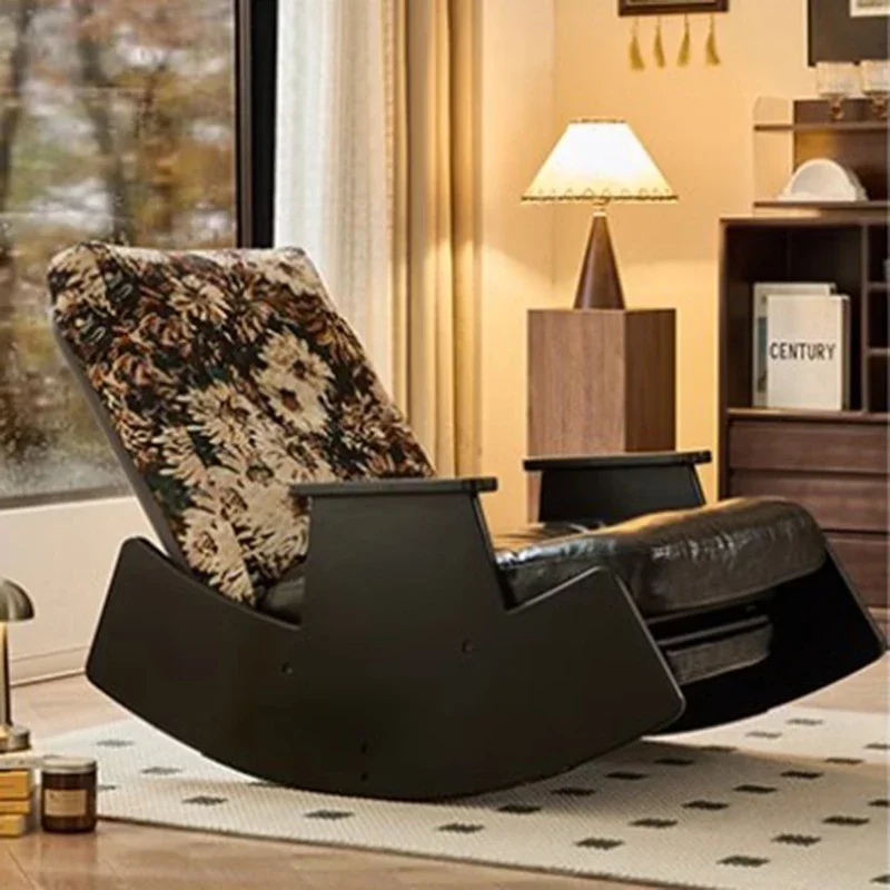 Кресло-качалка одноместное в скандинавском стиле для отдыха на балконе мягкое