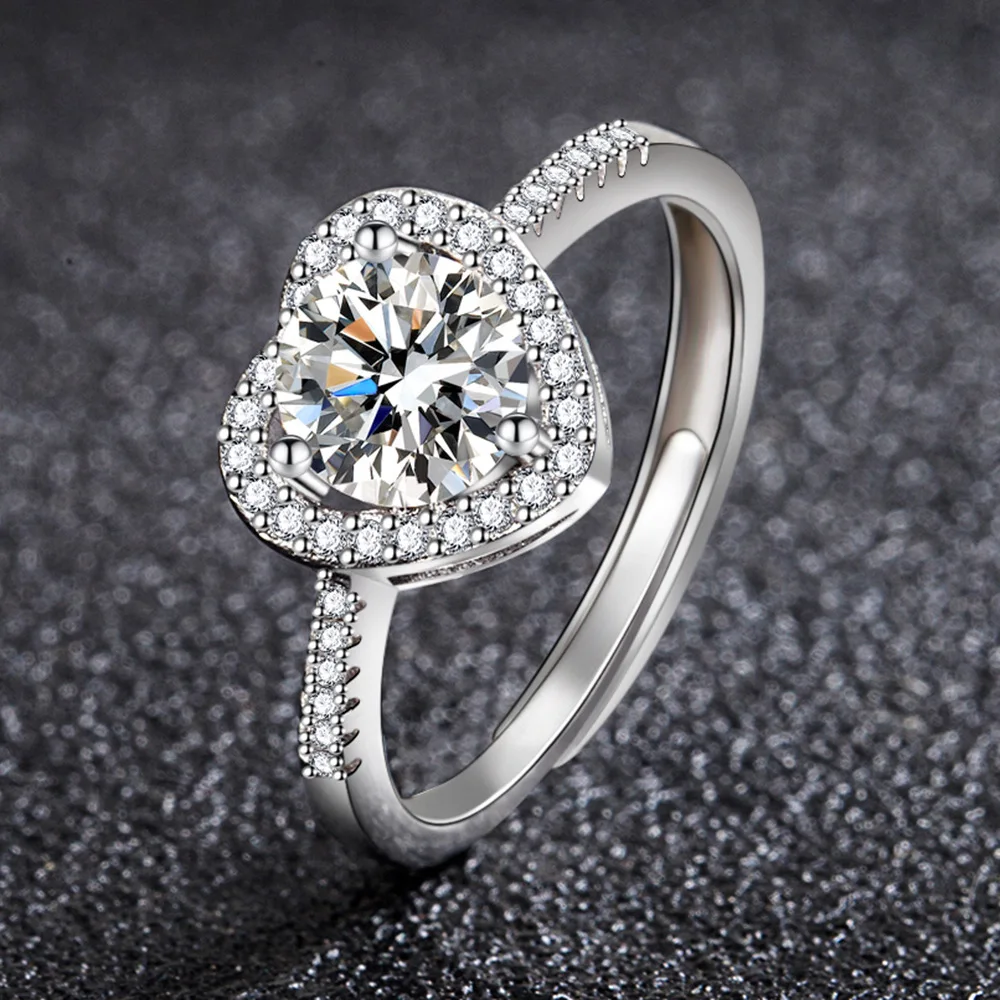 Женское серебряное открытое кольцо с фианитом