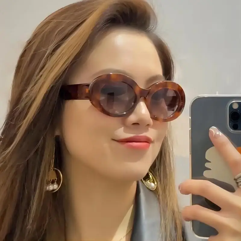 Модные овальные полосатые солнцезащитные очки Зебра Женские уличные стильные