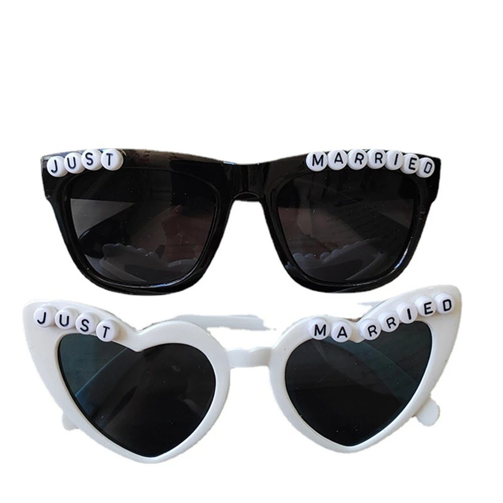 

Свадебные солнцезащитные очки с сердцем