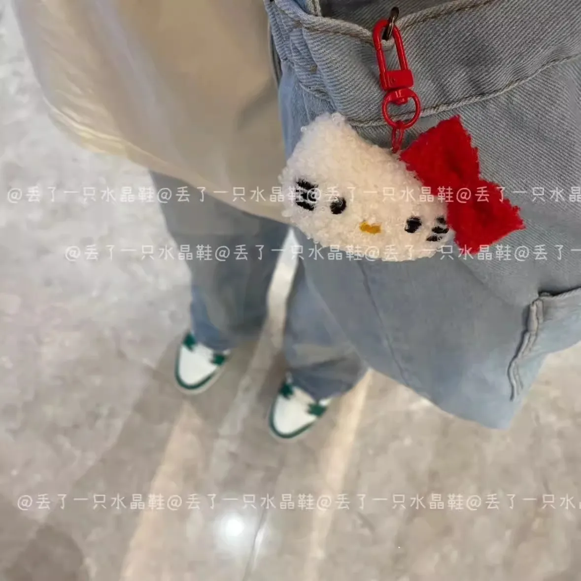 Милый мягкий брелок в виде кошки сопровождает повседневную жизнь Детская