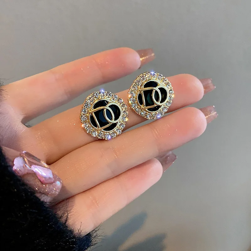 Серьги-гвоздики DAIZHEMEI черные с кристаллами