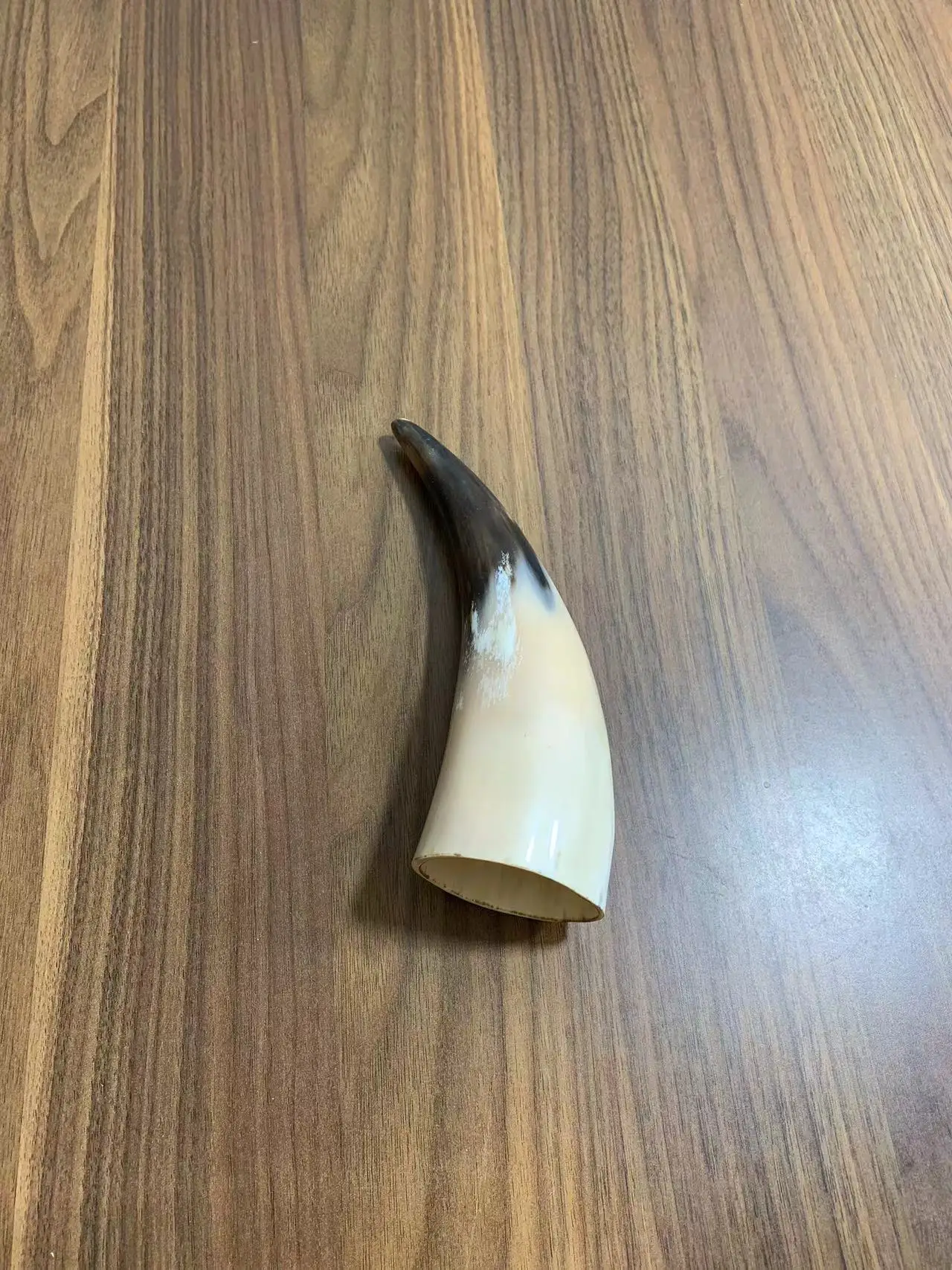 Черно-белый рог викингов уникальный натуральный массажный яка стоячий цилиндр