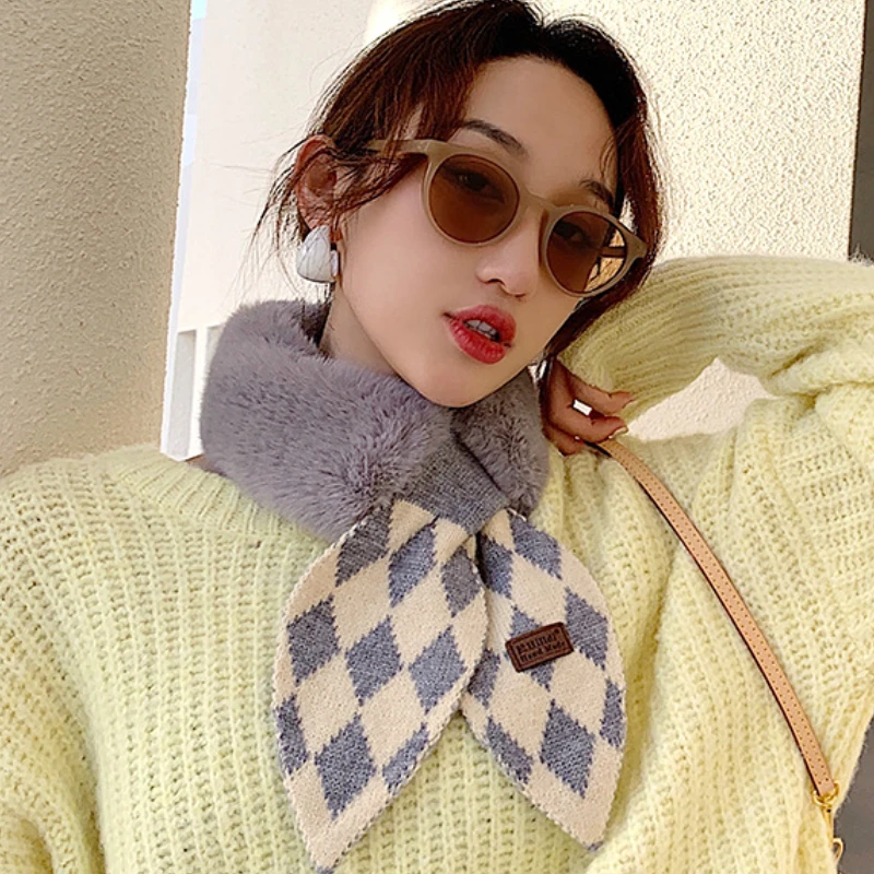 

Classic Lingge Pattern Scarf for Women Faux Rabbit Fur Collar Scarf Cross Buckle Warm Knitted Neckerchief False Collar Neck Gift