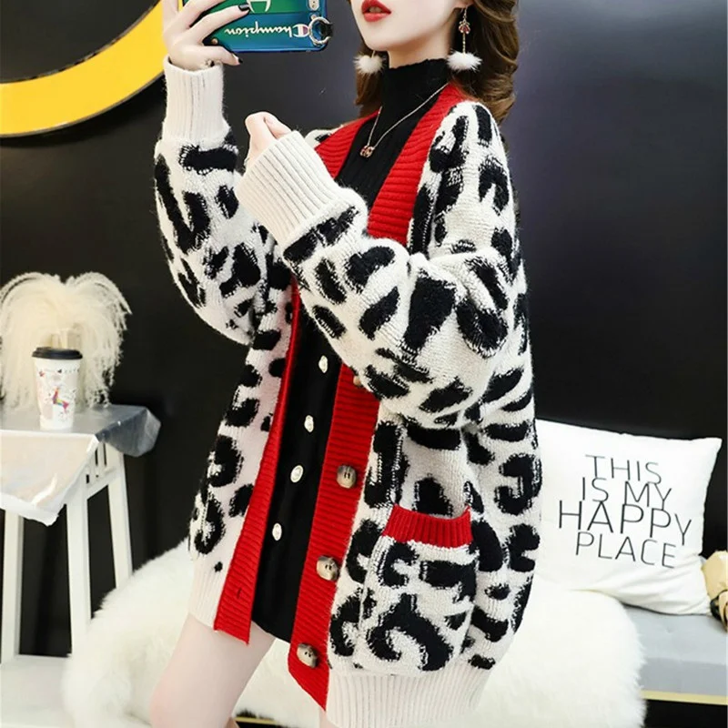 

2023 Autumn Winter Knitted Leopard Sweaters Cardigans Women Korean Thick Panelled Leopard Cardigan Coat Loose Outwear Sweet Tops