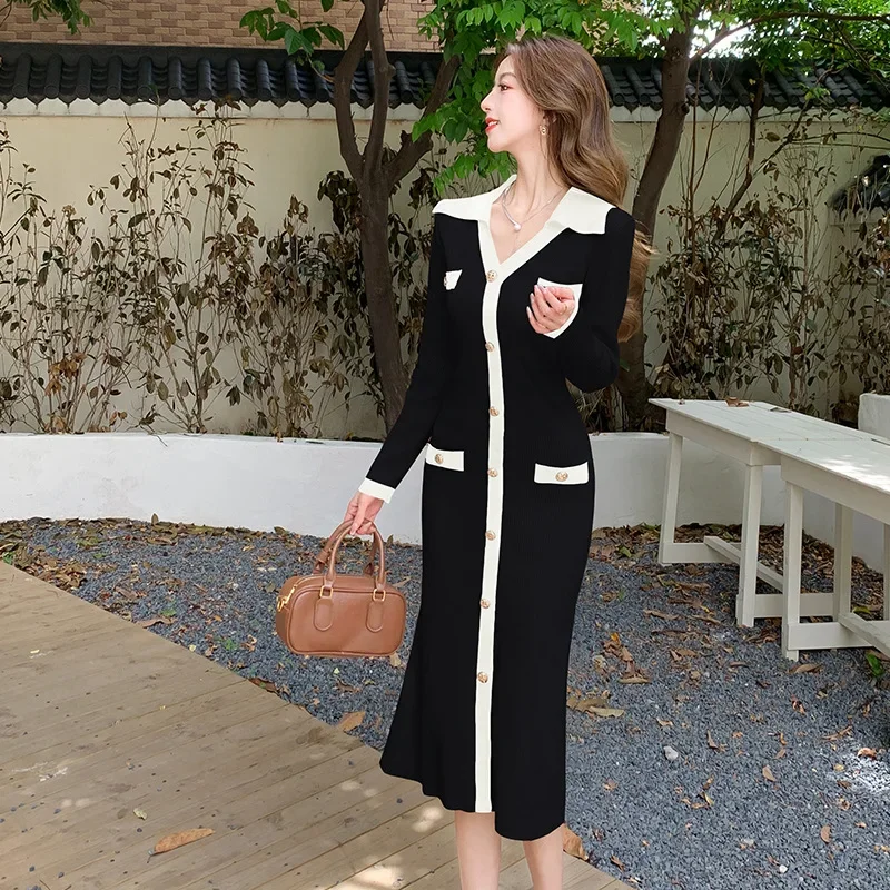 Элегантное однобортное пальто с лацканами вязаное платье цветными блоками