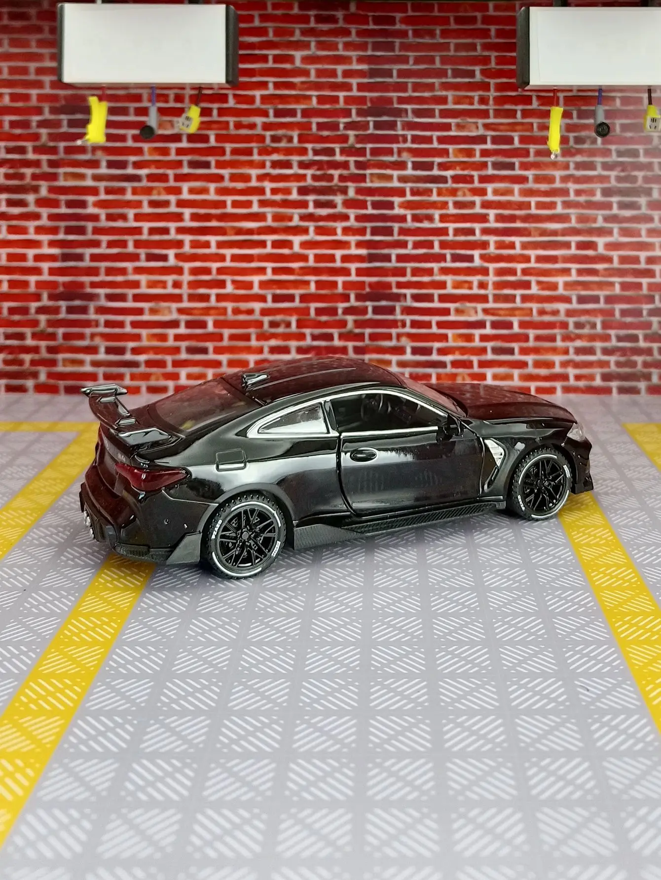 1:32 BMW M4 Coupe модель спортивного автомобиля из сплава литье под давлением и