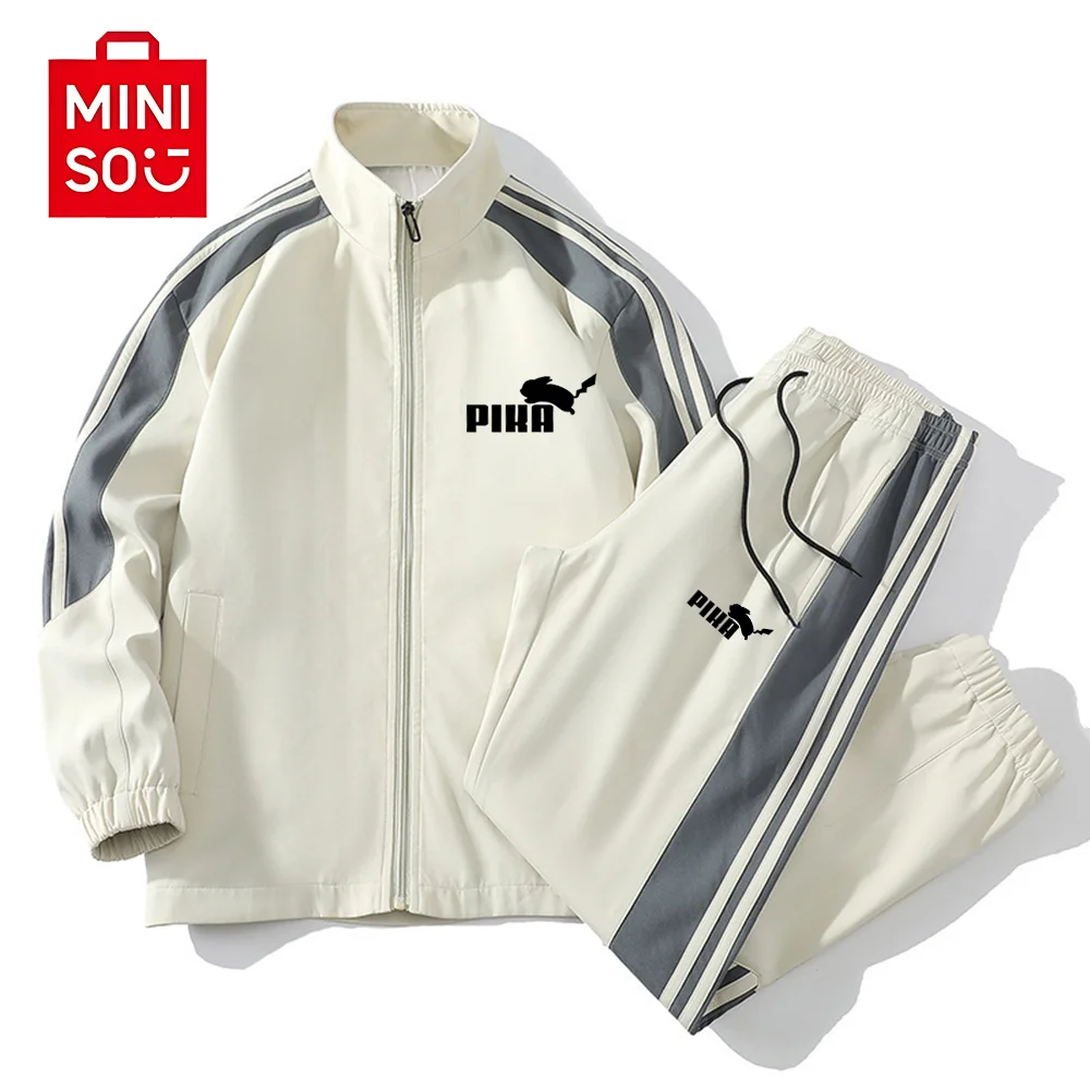 Мужской спортивный костюм