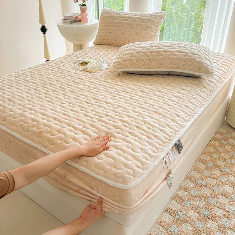 2024 новый зимний утолщенный молочный флисовый матрас комплект из трех предметов