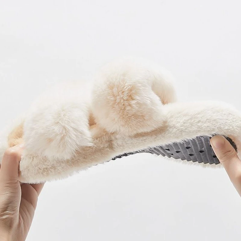 Зимние теплые меховые тапочки женские 2024 модные плюшевые домашние с ремешком