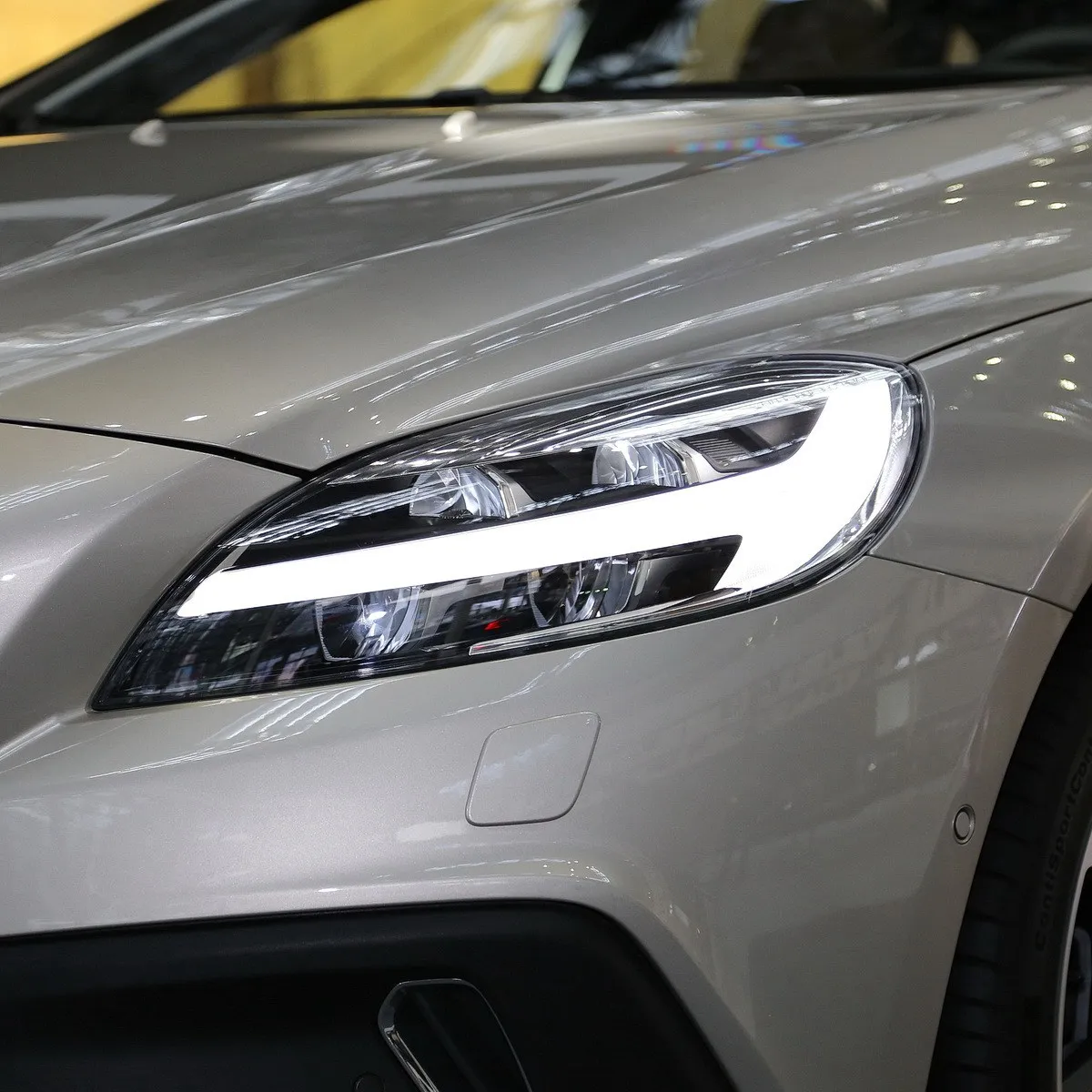 

Прозрачный Абажур для правой автомобильной фары Volvo V40 2013-2019